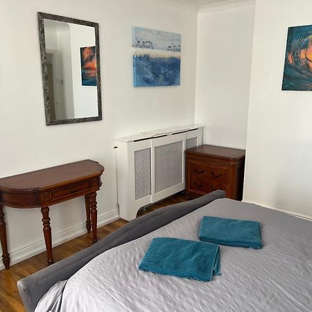 Fantastic Villa Bournemouth - Spa, Parking, Garden Екстер'єр фото