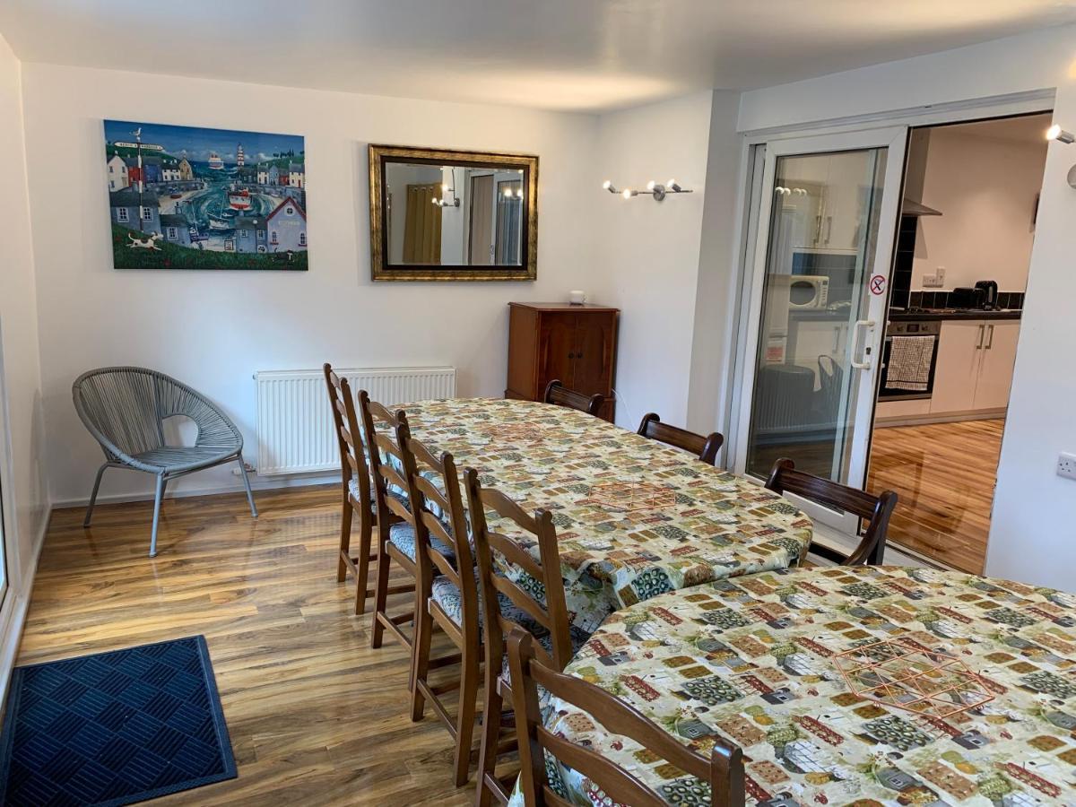Fantastic Villa Bournemouth - Spa, Parking, Garden Екстер'єр фото