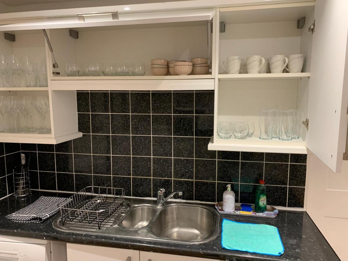 Fantastic Villa Bournemouth - Spa, Parking, Garden Екстер'єр фото