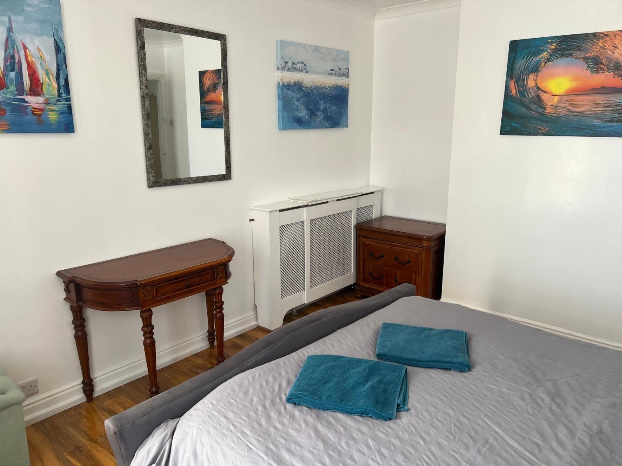 Fantastic Villa Bournemouth - Spa, Parking, Garden Екстер'єр фото